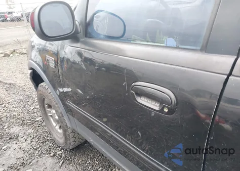 2001 Ford F-150 King Ranch Edition/Lariat/Xlt z USA, uszkodzony, nr VIN 1FTRW08L91KD54917